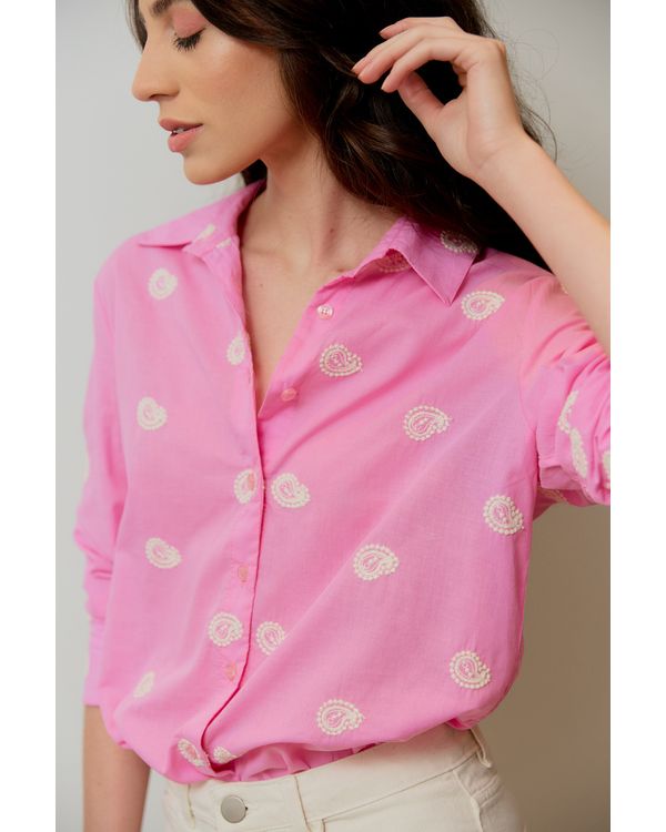 CAMISA-CAPRI-BORDADA-ROSA