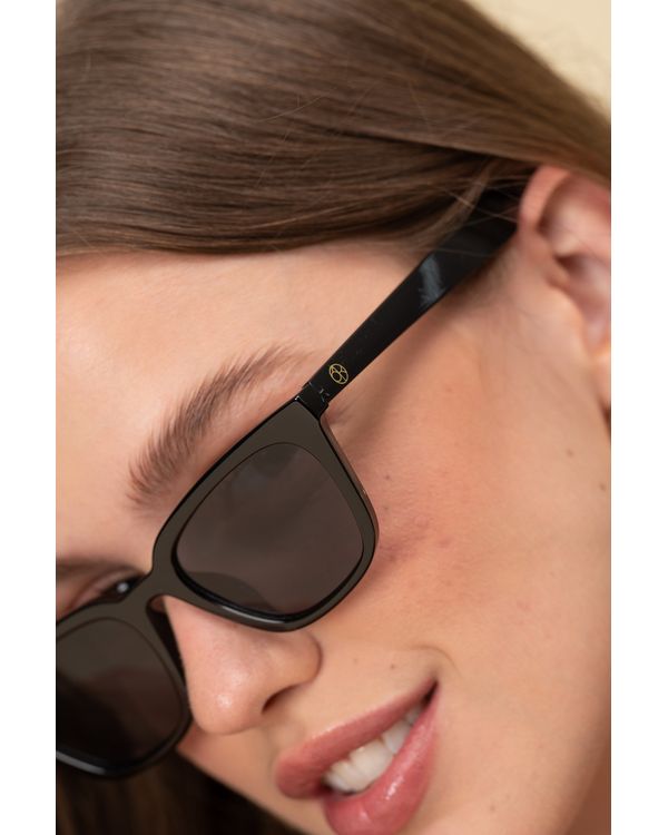 OCULOS-SOLAR-STELA-PRETO