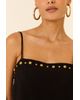 VESTIDO-CURTO-DECOTE-TACHAS-PRETO