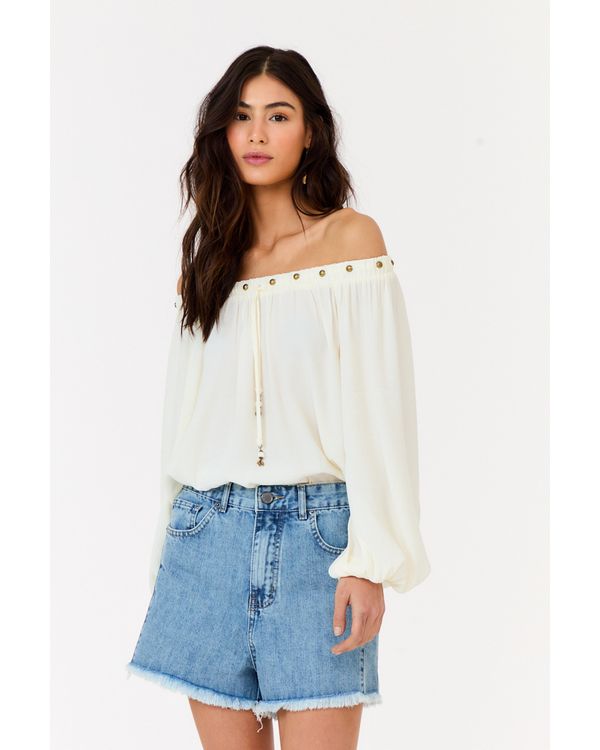 SHORT-JEANS-COSTURA-DESLOCADA-BORDADO-JEANS