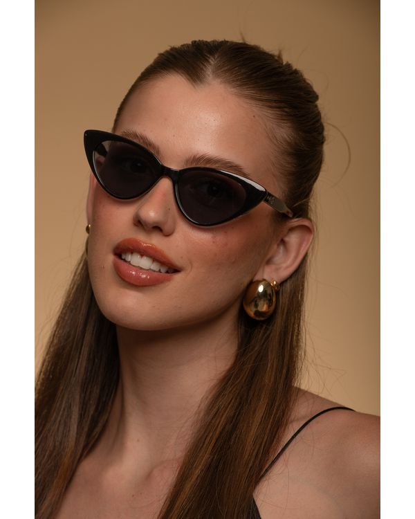 OCULOS-DE-SOL-MIA-PRETO